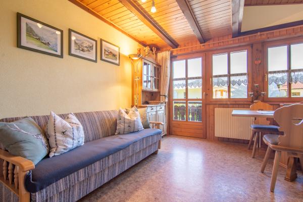 Vrijstaand chalet in Bürserberg met panoramisch bergzicht op 1000m hoogte - thumbnail 2