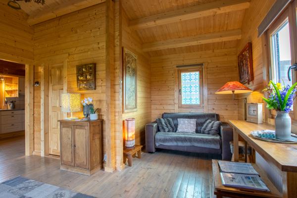 Onder de Oude Eik: Romantisch houten huisje vol kunst in Lottum - thumbnail 6