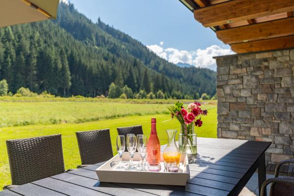 Op 800 m van de piste: Ruim vrijstaand chalet in Wald im Pinzgau · 10 pers. - thumbnail 1