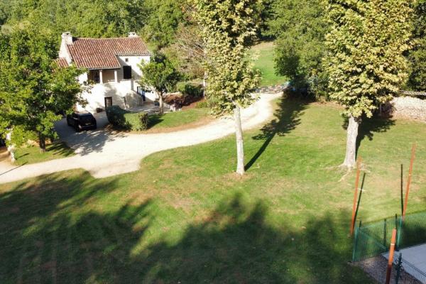 Vrijstaand authentiek landhuis met privézwembad in Puy l'Eveque - thumbnail 4