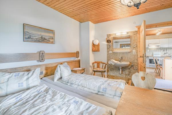 Op 500 m van de piste: appartement voor 5 personen in Brixen im Thale - thumbnail 4
