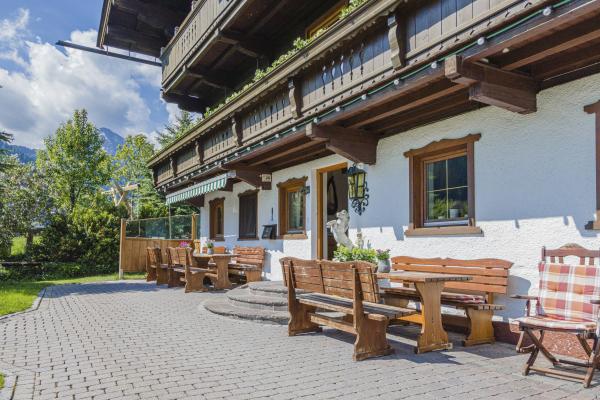 Authentiek appartement op Tiroler boerderij, vlakbij de piste in Brixen im Thale - thumbnail 1