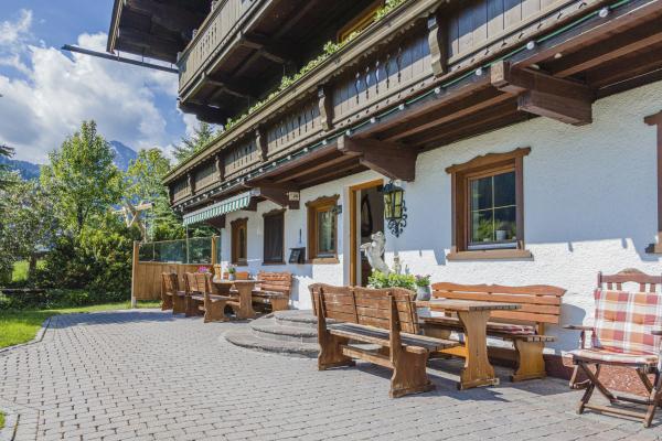 Ruim vakantiehuis voor 27 personen bij de piste in Brixen im Thale - thumbnail 6