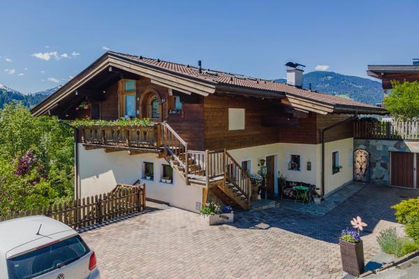 5-persoons appartement met privéterras in Westendorf - thumbnail 1
