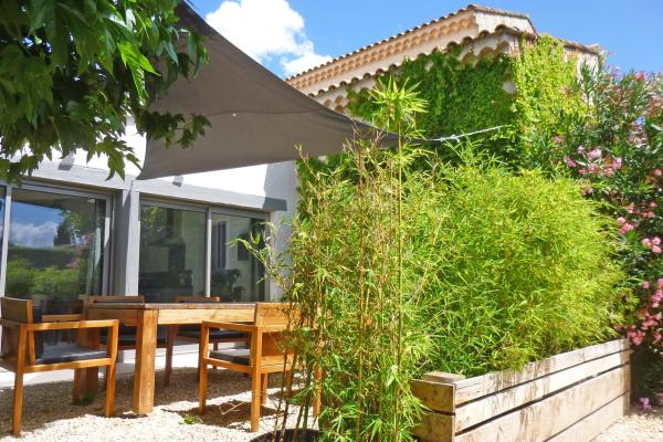 Moderne gîte met zwembad in L'Isle-sur-la-Sorgue - thumbnail 4