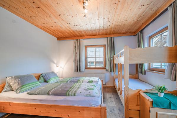 Sprookjesachtig landhuis voor 18 personen direct aan de skipiste in Neukirchen - thumbnail 2