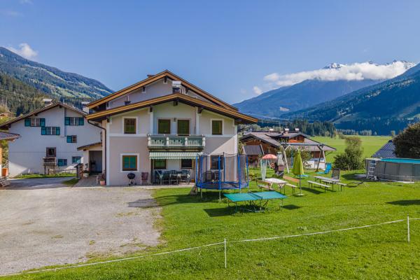 Sprookjesachtig landhuis voor 18 personen direct aan de skipiste in Neukirchen - thumbnail 1