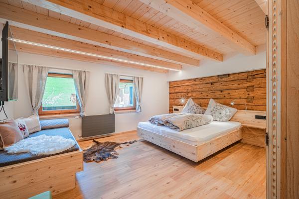 Ruim boerderij-appartement voor 12 personen, 50 meter van de skilift - thumbnail 2