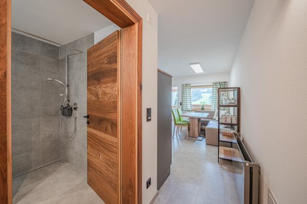 Ruim boerderij-appartement voor 12 personen, 50 meter van de skilift - thumbnail 3