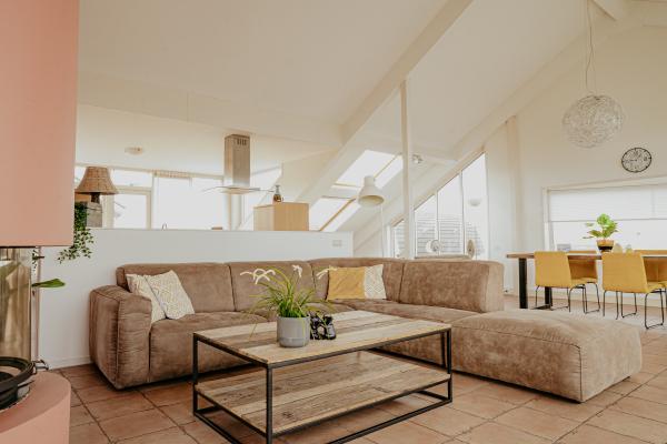 Modern penthouse met panoramisch uitzicht op Uitgeestermeer - thumbnail 4