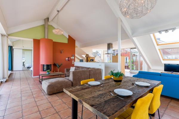 Modern penthouse met panoramisch uitzicht op Uitgeestermeer - thumbnail 6