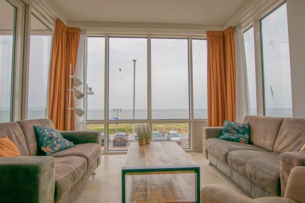 Appartement met panoramisch zeezicht en balkon in hartje Egmond aan Zee - thumbnail 6