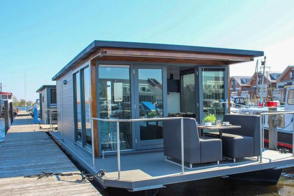 Huisboot met meerzicht en airco op vakantiepark in Uitgeest - thumbnail 2