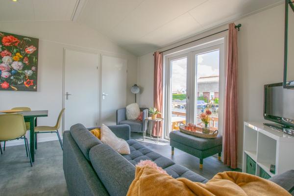 Modern chalet met airco aan de Loosdrechtse Plassen, 4 personen - thumbnail 5