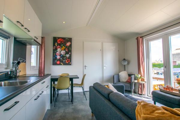 Modern chalet met airco aan de Loosdrechtse Plassen, 4 personen - thumbnail 4
