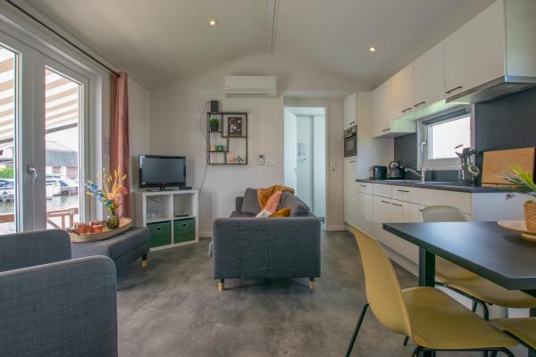 Modern chalet met airco aan de Loosdrechtse Plassen, 4 personen - thumbnail 3