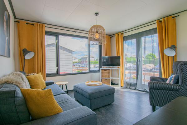 Chalet aan het water met aanlegsteiger in Breukelen, 33m², 2 slaapkamers - thumbnail 6