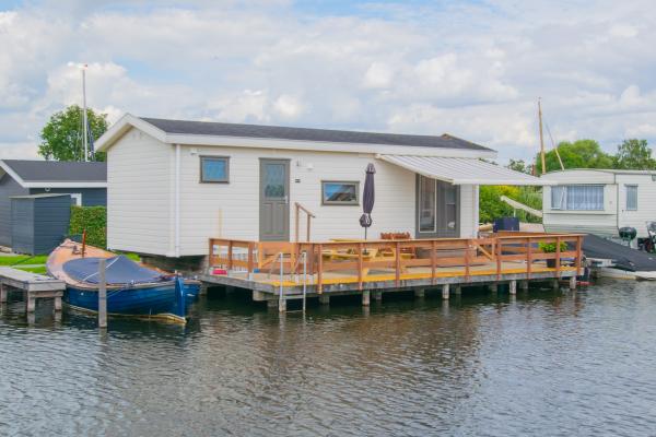 Chalet aan het water met grote veranda in Breukelen - thumbnail 2