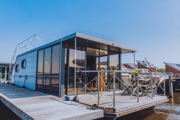 Unieke huisboot met panoramisch dakterras aan het Uitgeestermeer - thumbnail 2