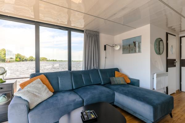 Unieke huisboot met panoramisch dakterras aan het Uitgeestermeer - thumbnail 5