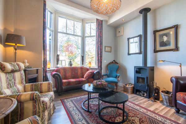 Monumentale villa in hartje Rucphen: luxe en comfort voor 6 personen - thumbnail 4