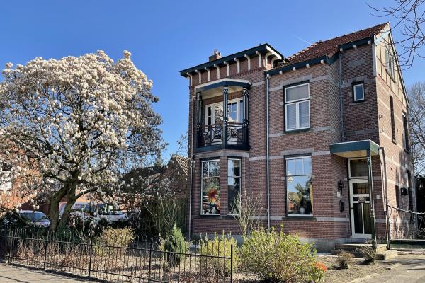 Monumentale villa in hartje Rucphen: luxe en comfort voor 6 personen - thumbnail 1