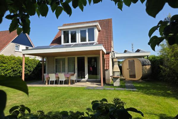 Knus vakantiehuis op vakantiepark aan de haven van Stevensweert - thumbnail 1