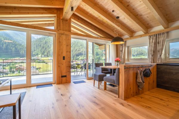 Modern appartement met balkon en bergzicht, 200m van de piste in St. Anton - thumbnail 3