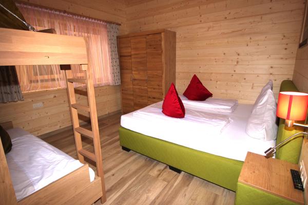 Authentieke blokhut midden in Kaprun, direct aan de piste voor 36 personen - thumbnail 5