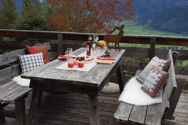 Vrijstaand chalet met sauna en panoramisch bergzicht in Piesendorf - thumbnail 2