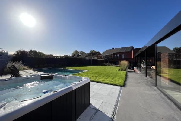 Groepshuis voor 18 personen met privézwembad en wellness in Heers - thumbnail 1