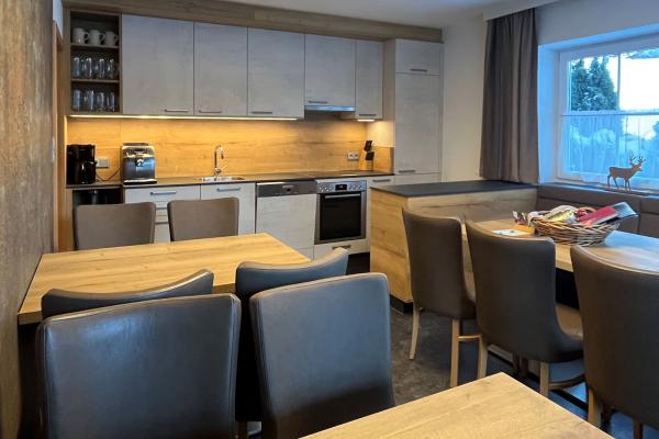 Ruim chalet voor 20 personen met sauna, direct aan de piste in Grossarl - thumbnail 3