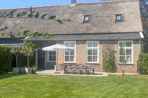 10-persoons vakantiehuis in het centrum van Wagenberg - thumbnail 2