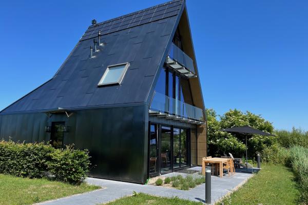 Unieke villa met panoramisch uitzicht, op steenworp afstand van zee - thumbnail 1