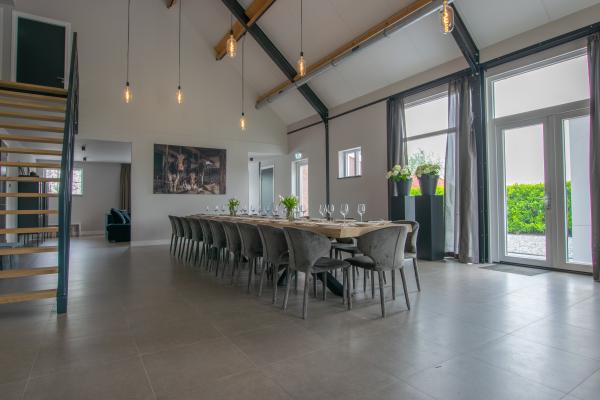 Luxe groepsvilla Lage Zwaluwe: 24 pers, eigen badkamer, nabij Biesbosch - thumbnail 5