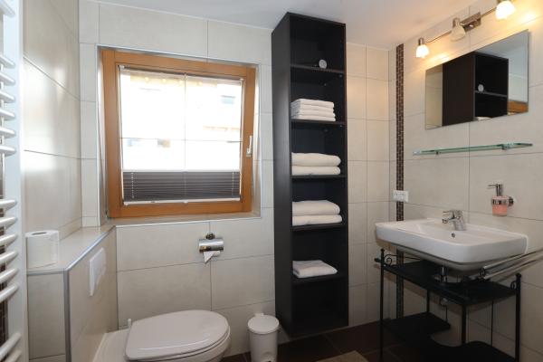 Op 400 m van de piste: ruim appartement voor 8 personen in Fendels - thumbnail 5