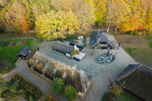 Monumentaal landgoed voor 32 gasten aan de bosrand van Ulvenhout - thumbnail 2