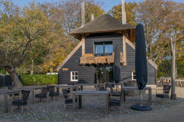 Monumentaal landgoed voor 32 gasten aan de bosrand van Ulvenhout - thumbnail 4