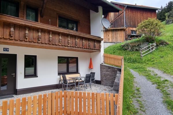 Vrijstaand vakantiehuis op 1300m in Tobadill met panoramisch uitzicht - thumbnail 2