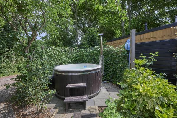 Romantisch chalet met sauna en hottub midden op de Veluwe - thumbnail 2