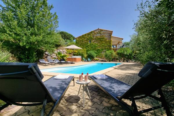 Vrijstaande villa met privézwembad en panoramisch uitzicht in Caunes-Minervois - thumbnail 1
