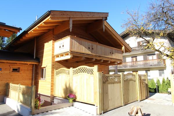 Vrijstaand chalet met sauna & hottub aan de beek in centrum Kaprun - thumbnail 1