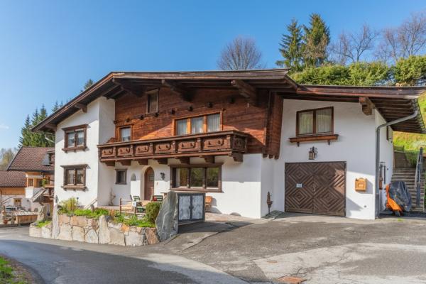 Ruim appartement in Kitzbühel met zonneterras en uitzicht op de Hahnenkamm - thumbnail 1