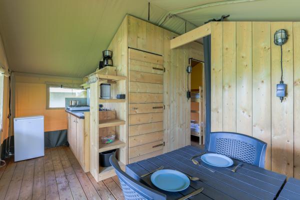 Luxe glampingtent op bosrijk vakantiepark in Vessem, Brabant - thumbnail 5