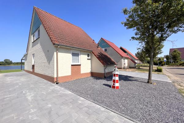 Vrijstaand vakantiehuis aan het water in pittoresk Stevensweert - thumbnail 2