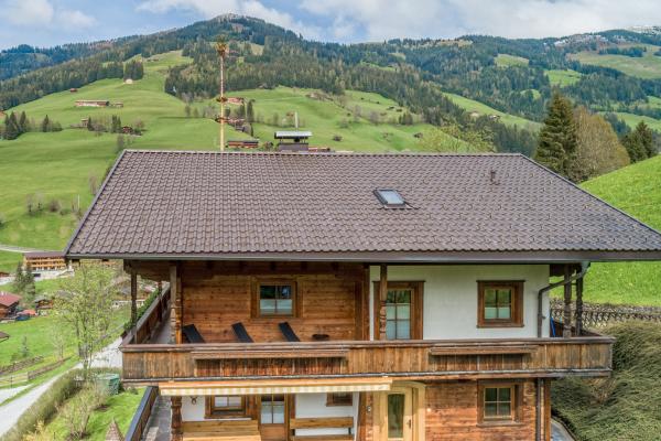 Panoramachalet Alpbach: 150m², sauna, 300m tot skilift - thumbnail 3