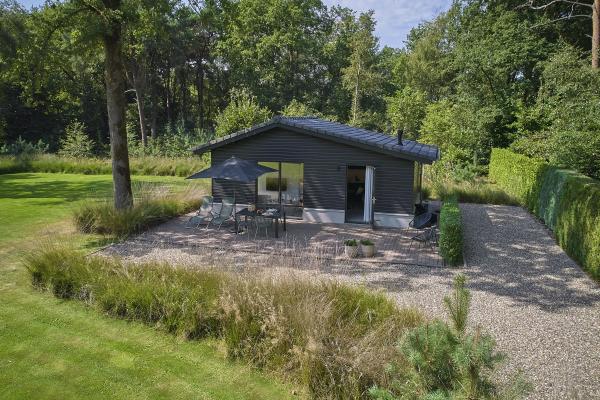 Vrijstaand vakantiehuis in Valkenswaard met gigantische tuin - thumbnail 1