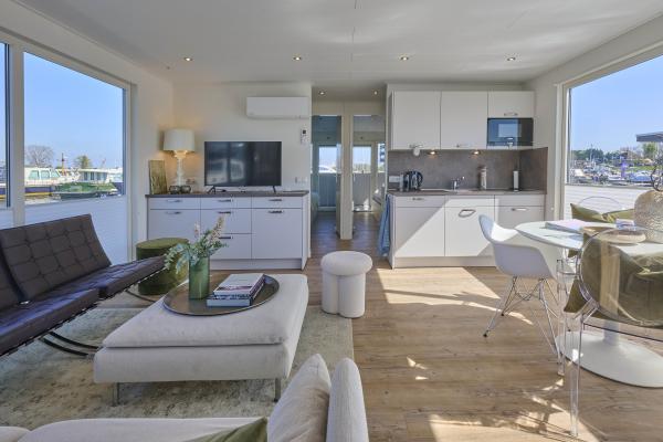 Luxe huisboot met panoramisch dakterras in haven van Kerkdriel - thumbnail 3