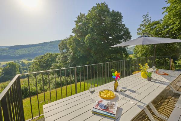 15-persoons vakantiehuis in Lierneux met uitzicht over het dal - thumbnail 1