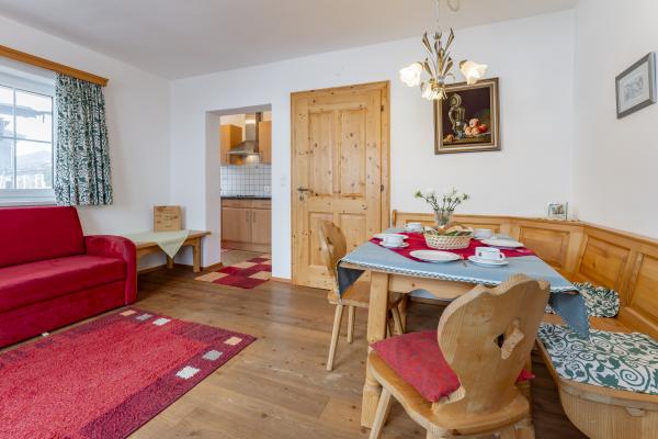 4-persoons appartement in Goldegg met zwembad en sauna - thumbnail 2